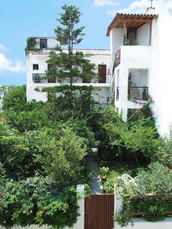 Fotinos House Skiathos Hotel Exterior photo