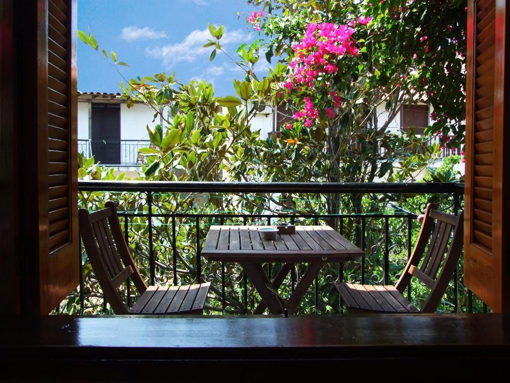 Fotinos House Skiathos Hotel Room photo